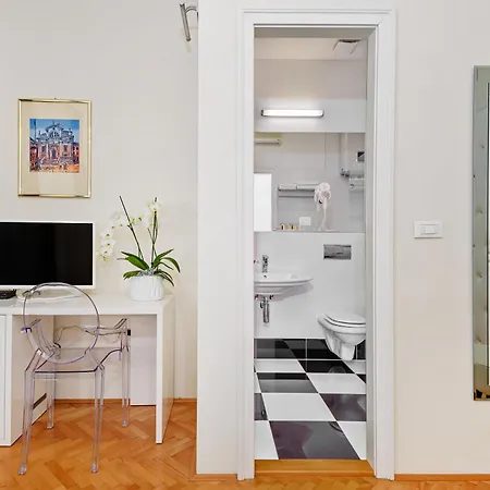 Bed & Breakfast Palace Schoen Milesi Split