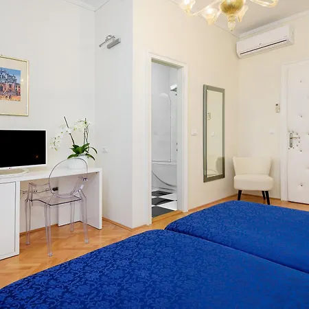 Palace Schoen Milesi Split