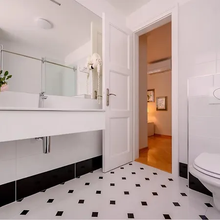 Couette-café Palace Schoen Milesi Split