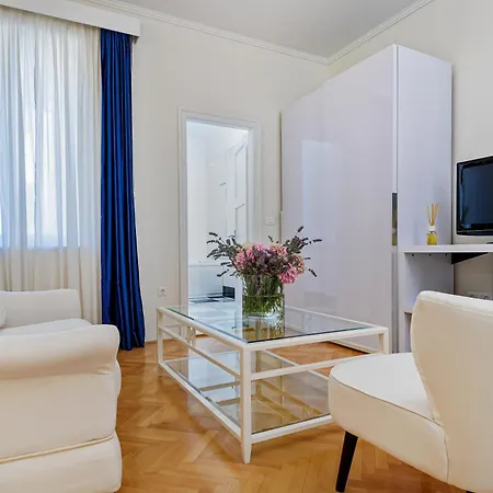 Palace Schoen Milesi 4*