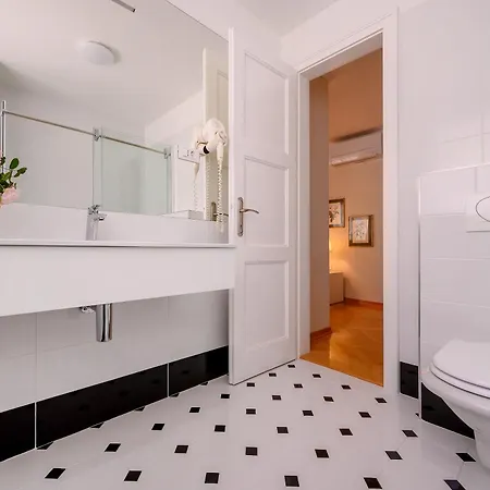 Couette-café Palace Schoen Milesi