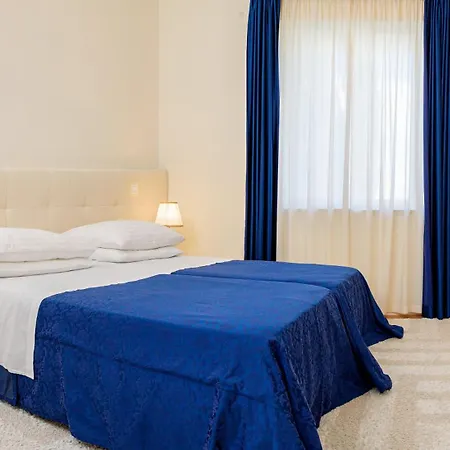Palace Schön Milesi 4* Split