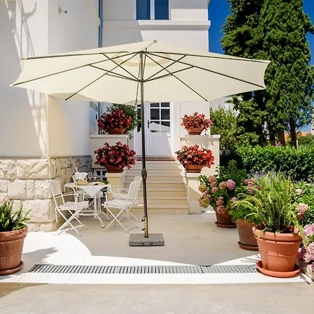 Palace Schön Milesi 4*